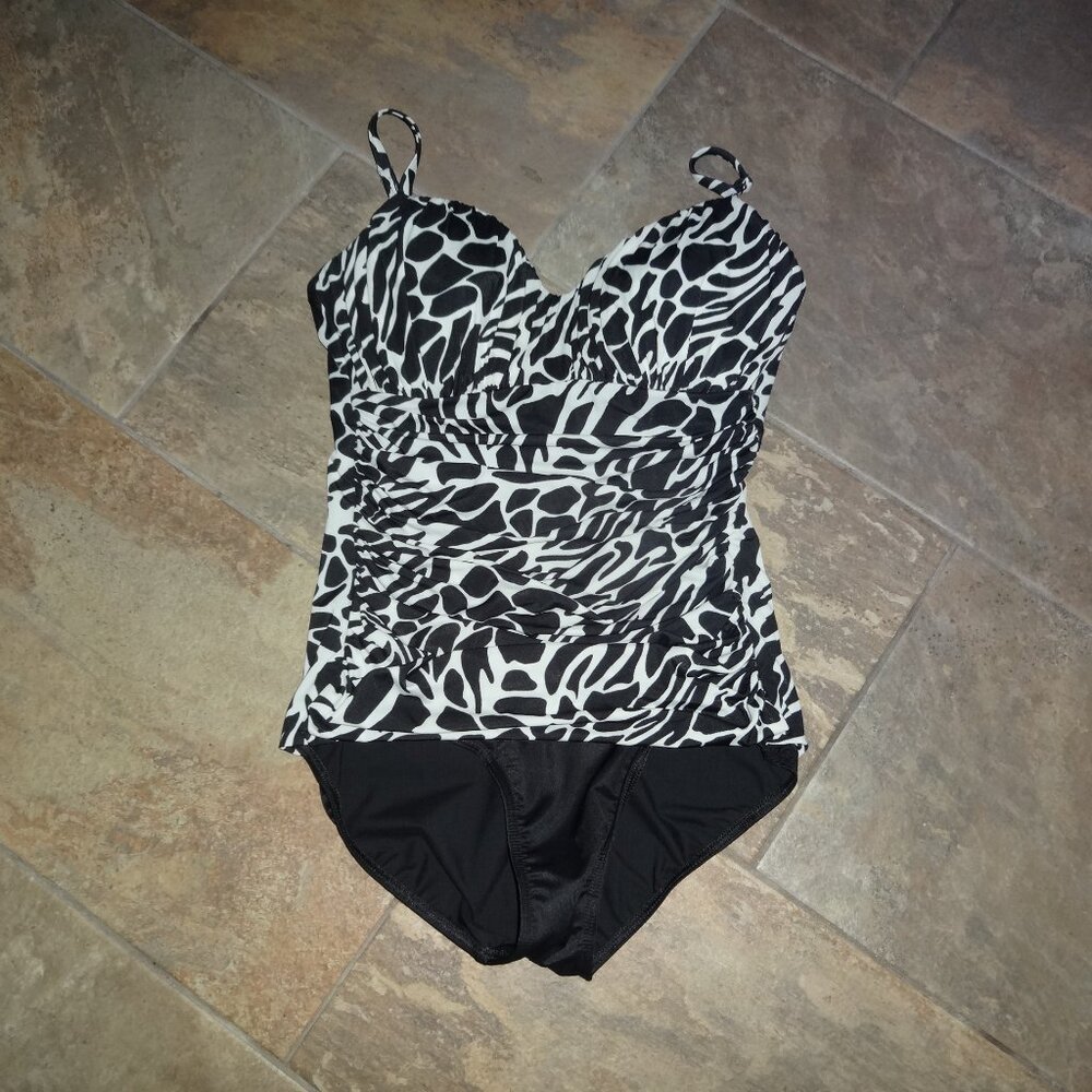 Miraclesuit Bathing Suit Black White Rushing Slimming Tummy Control one piece 14